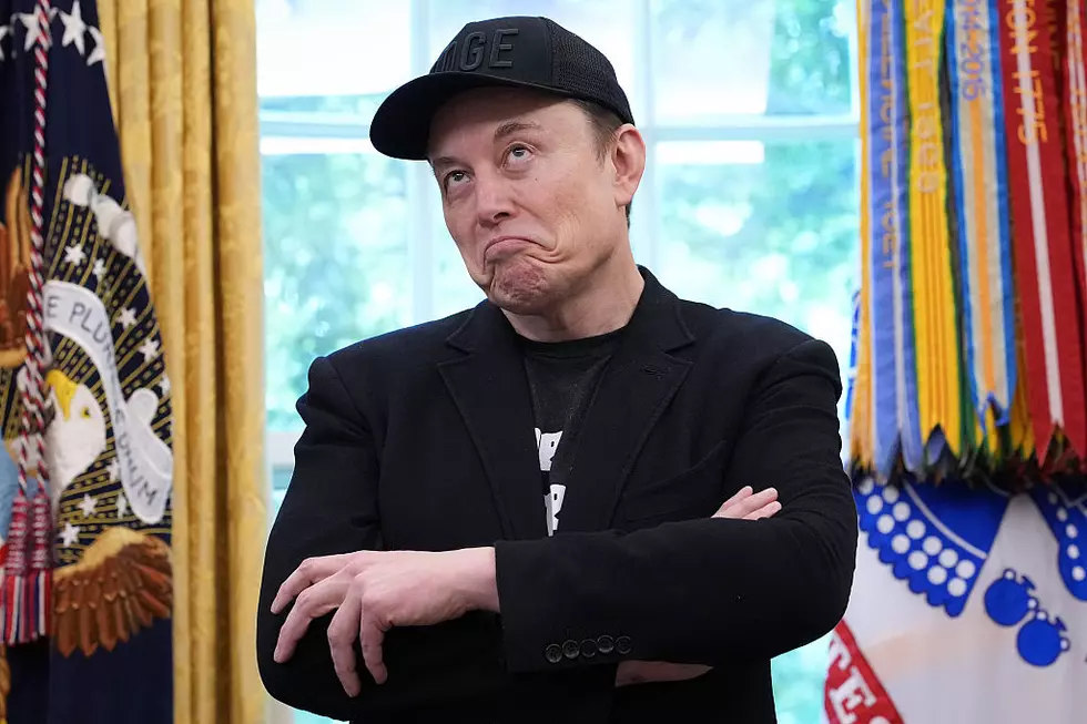A Giant Elon Musk Head Just Toured Yellowstone—Because Why Not